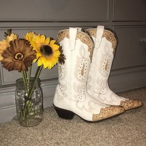 NEW Laredo White Vintage Cowgirl Boots
